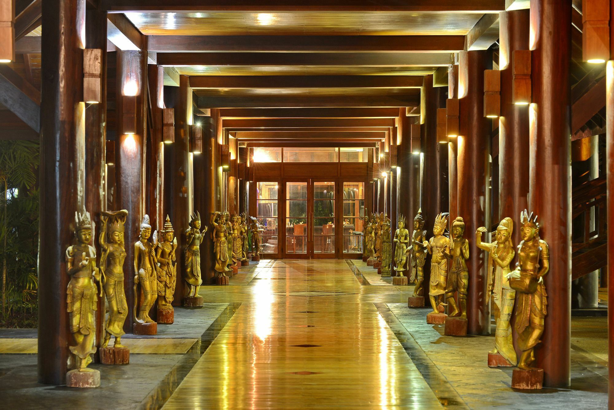 Aureum Palace Hotel & Resort Ngwe Saung Нгве-Саунг Экстерьер фото